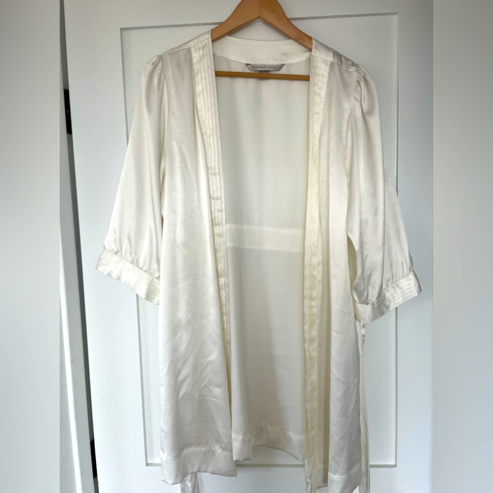Victoria’s Secret white satin robe size Medium